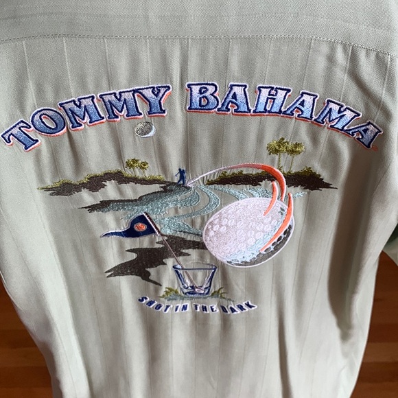 Tommy Bahamas Embroidered Shot in the Dark Golf Size Medium 100% Silk Hawaiian - Picture 2 of 9